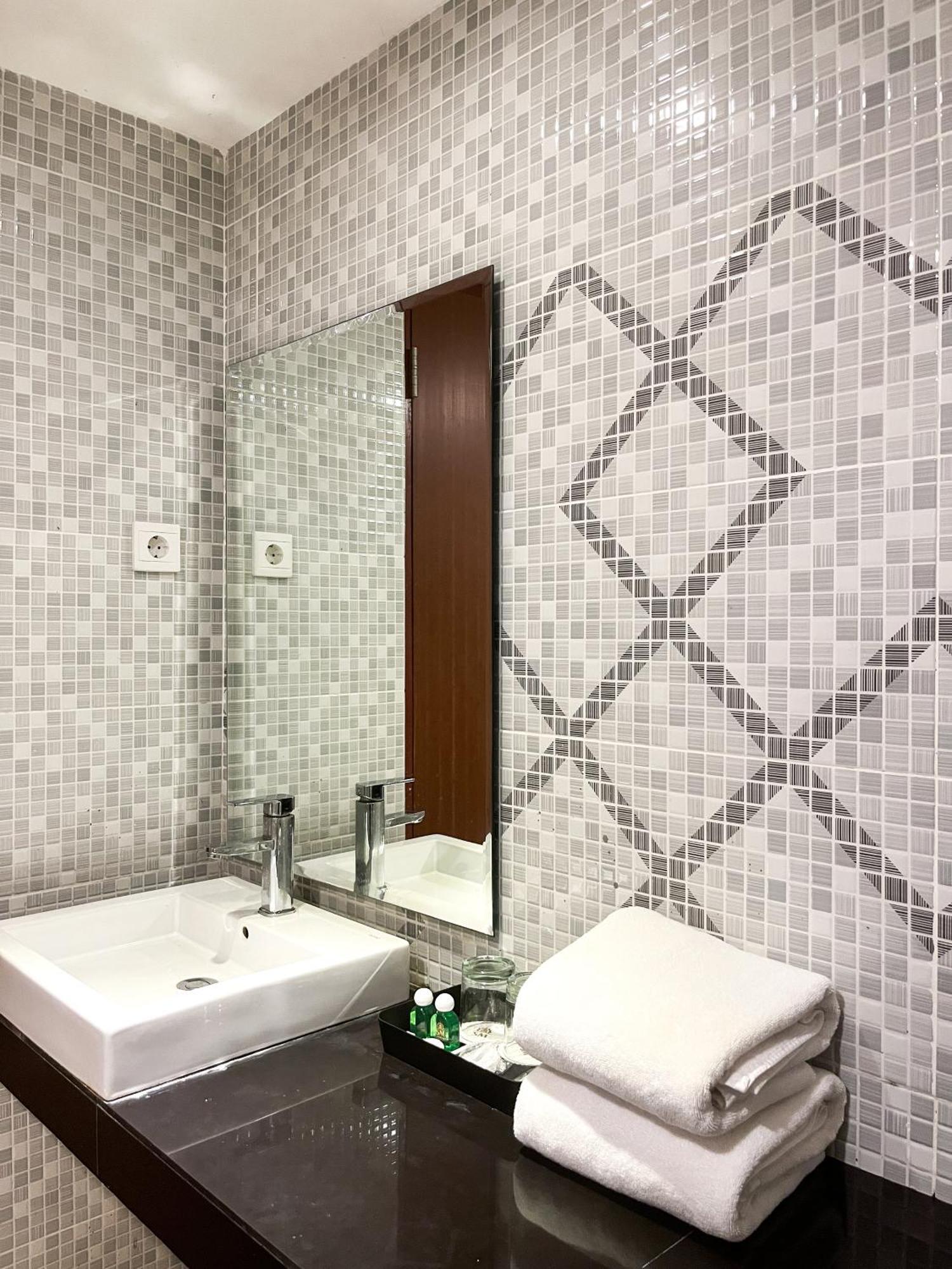 Sm Tower Hotel And Convention Berau Tanjung Redep Экстерьер фото